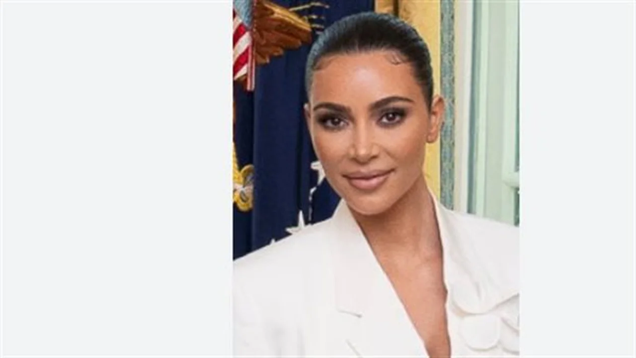 رهان كيم كارداشيان.. تفاصيل تعاون النجمة مع منصة Fanatics العالمية بجلسة تصوير جديدة